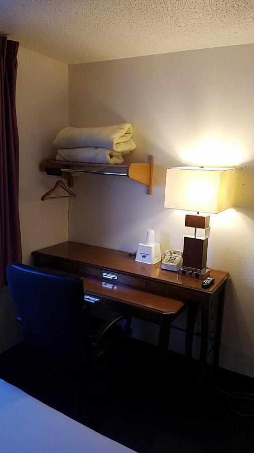Americas Best Value Inn Zumbrota Exterior foto